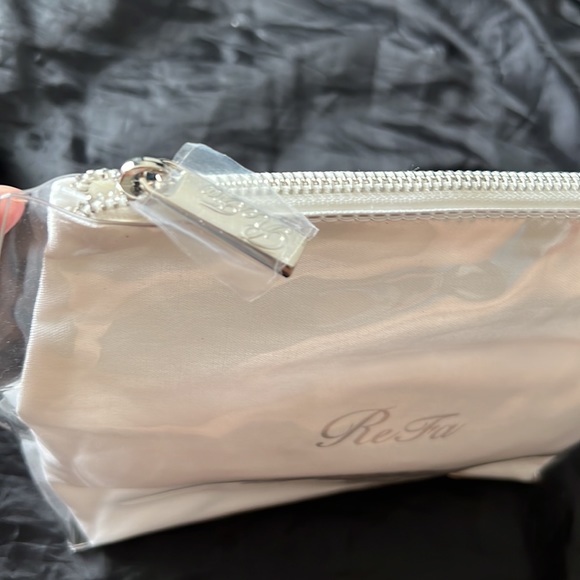 Refa cosmetic bag or clutch.clear plastic out and fabric inside BN - Picture 2 of 4